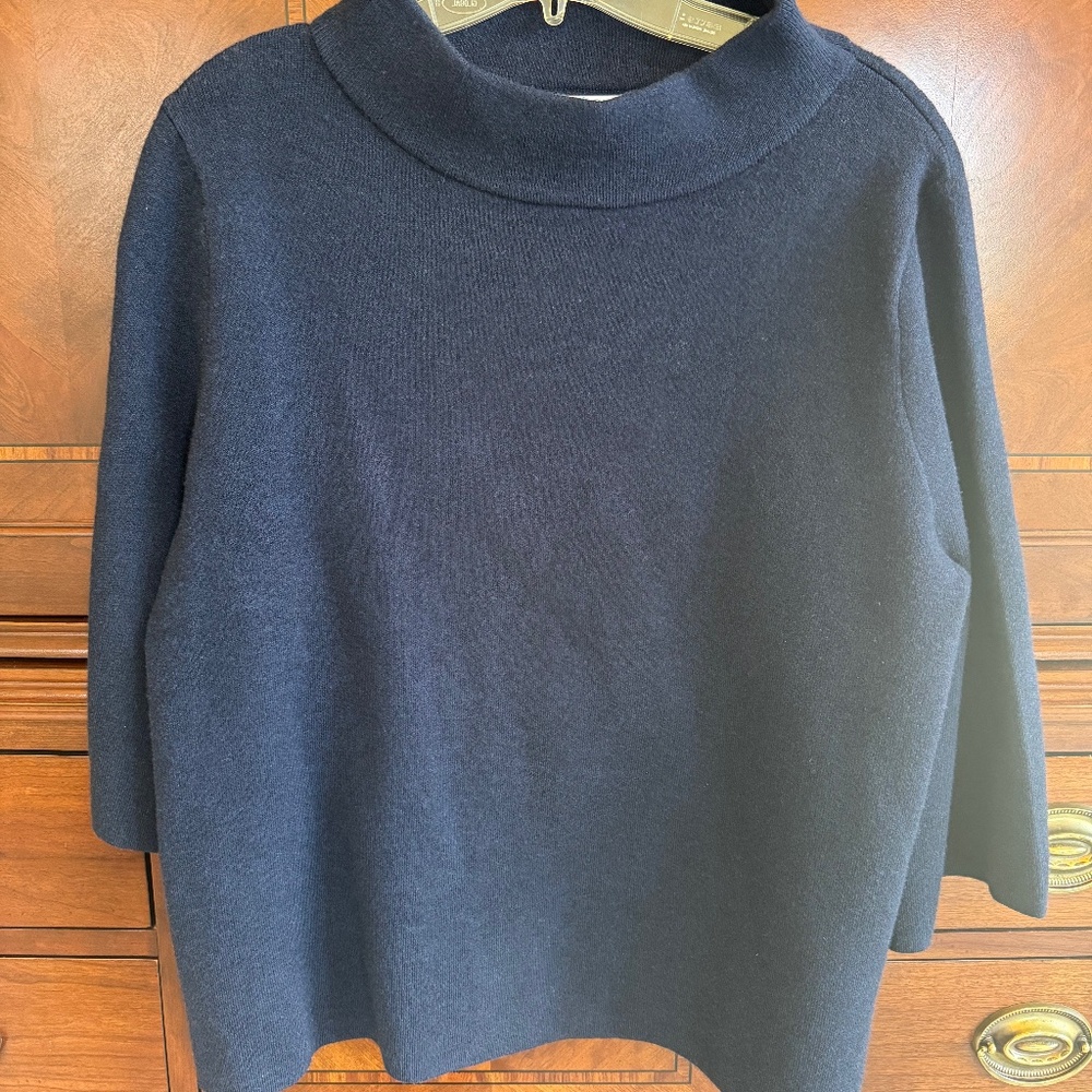 AVARA - Jackie Sweater in Navy size SMALL